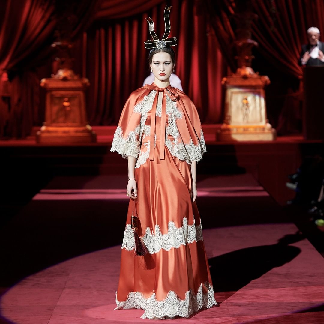 Класика, розкіш і сюрреалізм: як пройшов показ Dolce & Gabbana на Тижні моди в Мілані FW 19/20