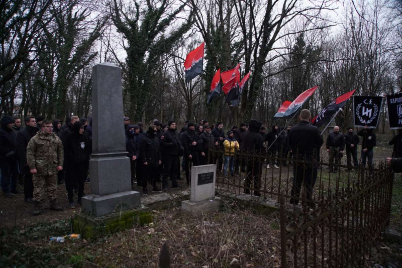 В Ужгороде прошел "Марш славы героев"