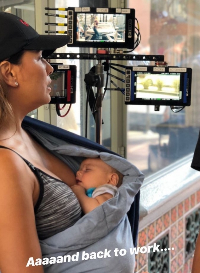 Свято продовжується! Єва Лонгорія засипала мережу милими фото з сином з Діснейленду