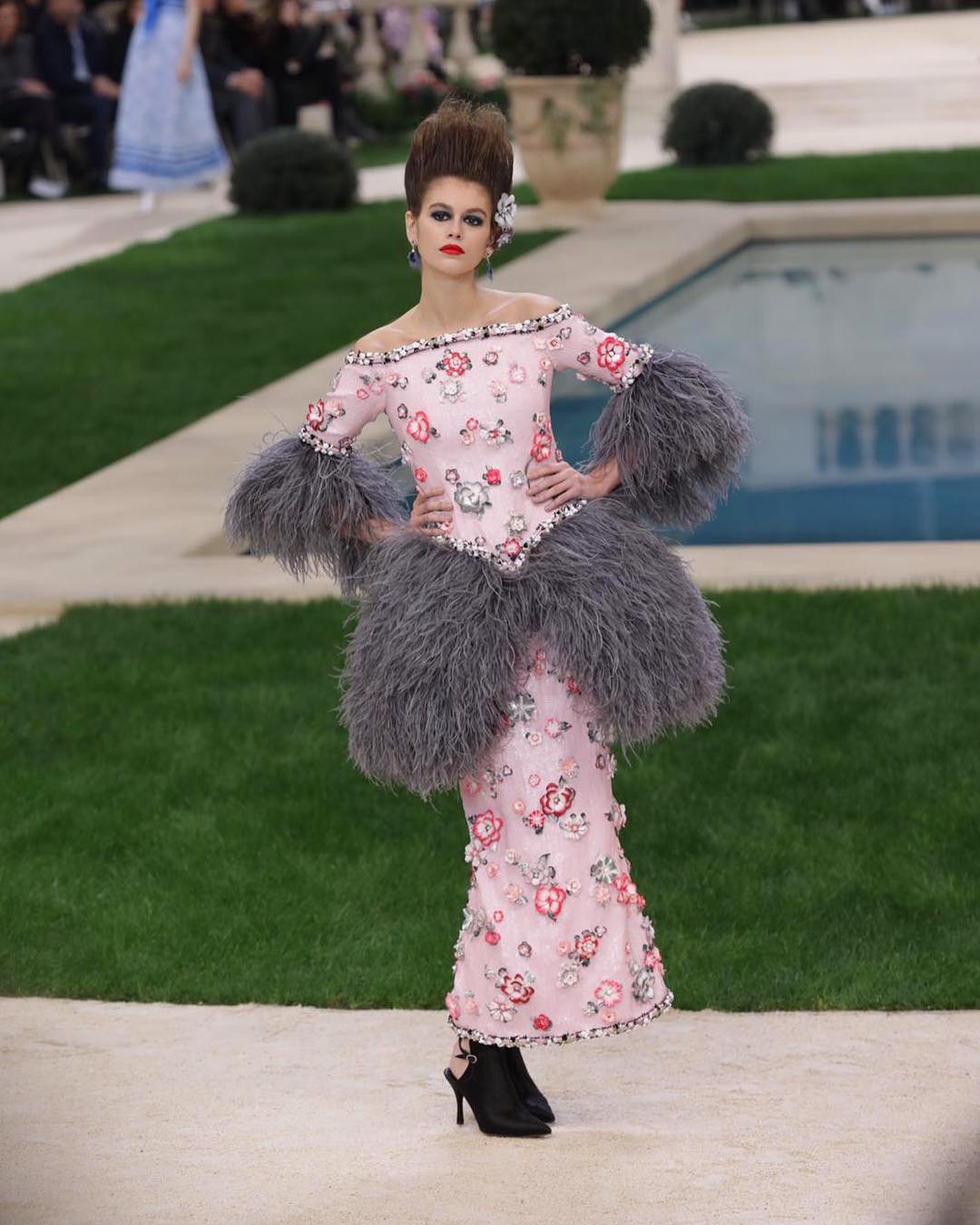 Кайя Гербер на показе CHANEL