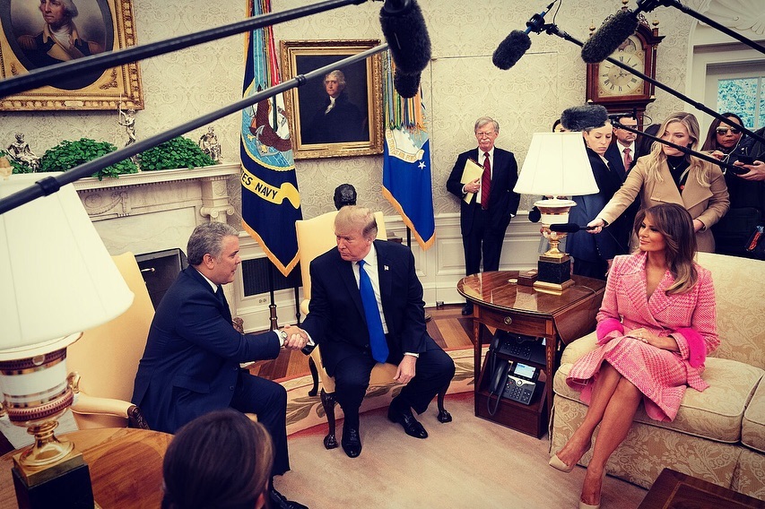 Яскравий вихід: Меланія Трамп з'явилася на публіці в рожевому вбранні