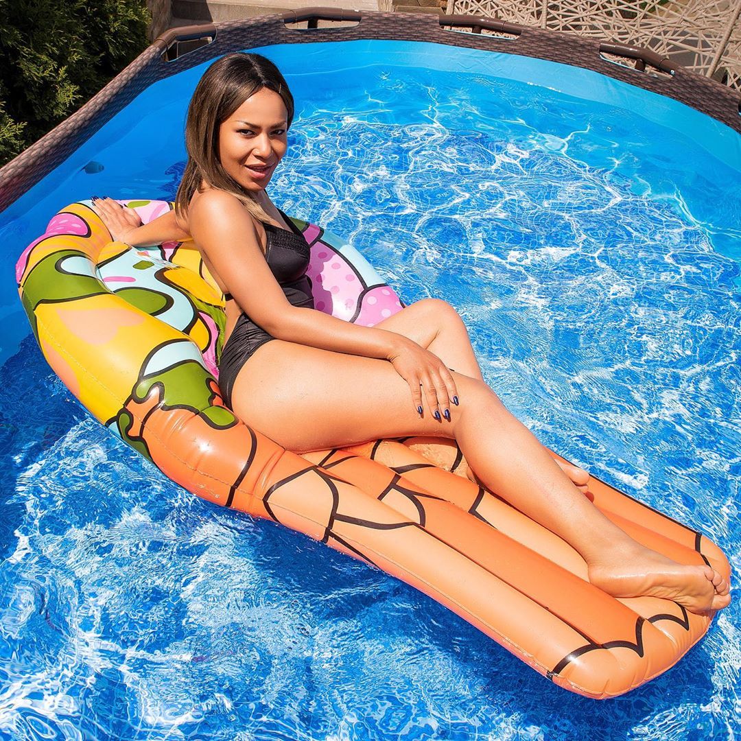 Похудевшая Гайтана похвасталась точеной фигурой в купальнике