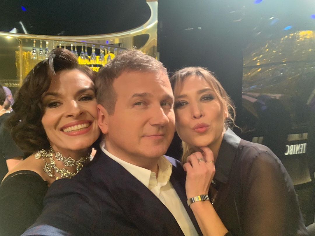 "Юра, держи себя в руках": Горбунов засветился в объятиях золотого состава "ВИА Гры"