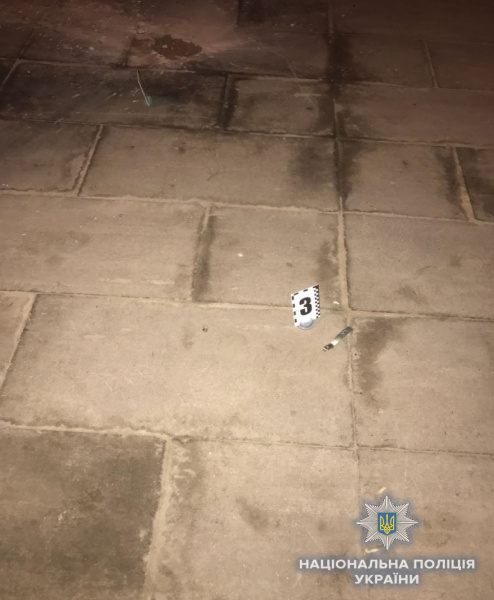 В одному з парків Києва в ході конфлікту стався вибух, є постраждалі