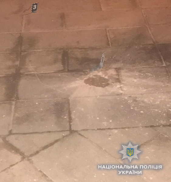 В одному з парків Києва в ході конфлікту стався вибух, є постраждалі