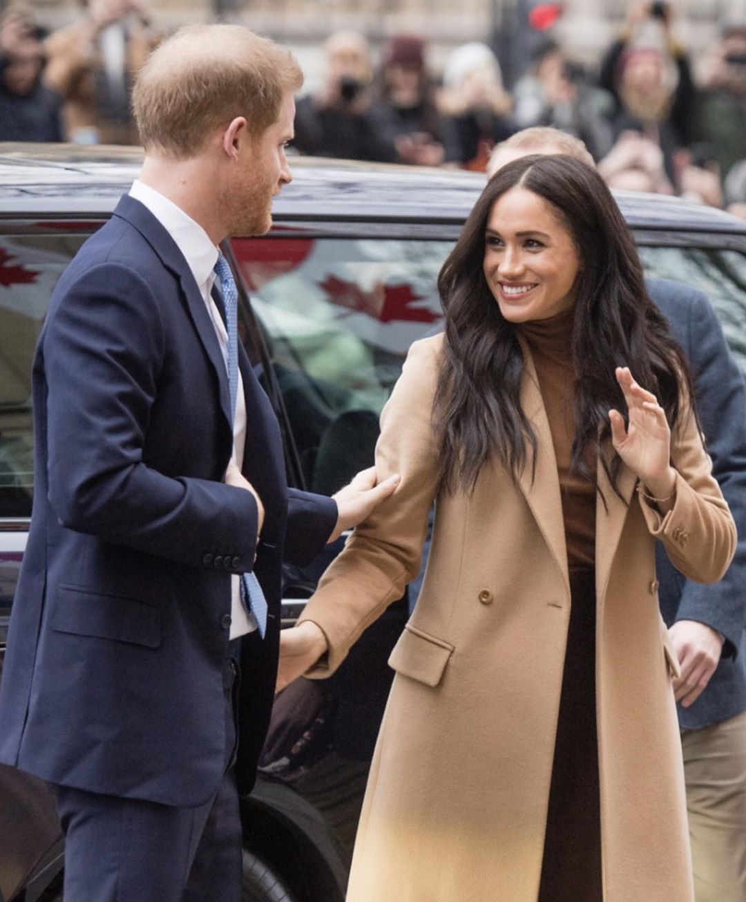 Меган Маркл сравнили с Путиным: жадная мошенница