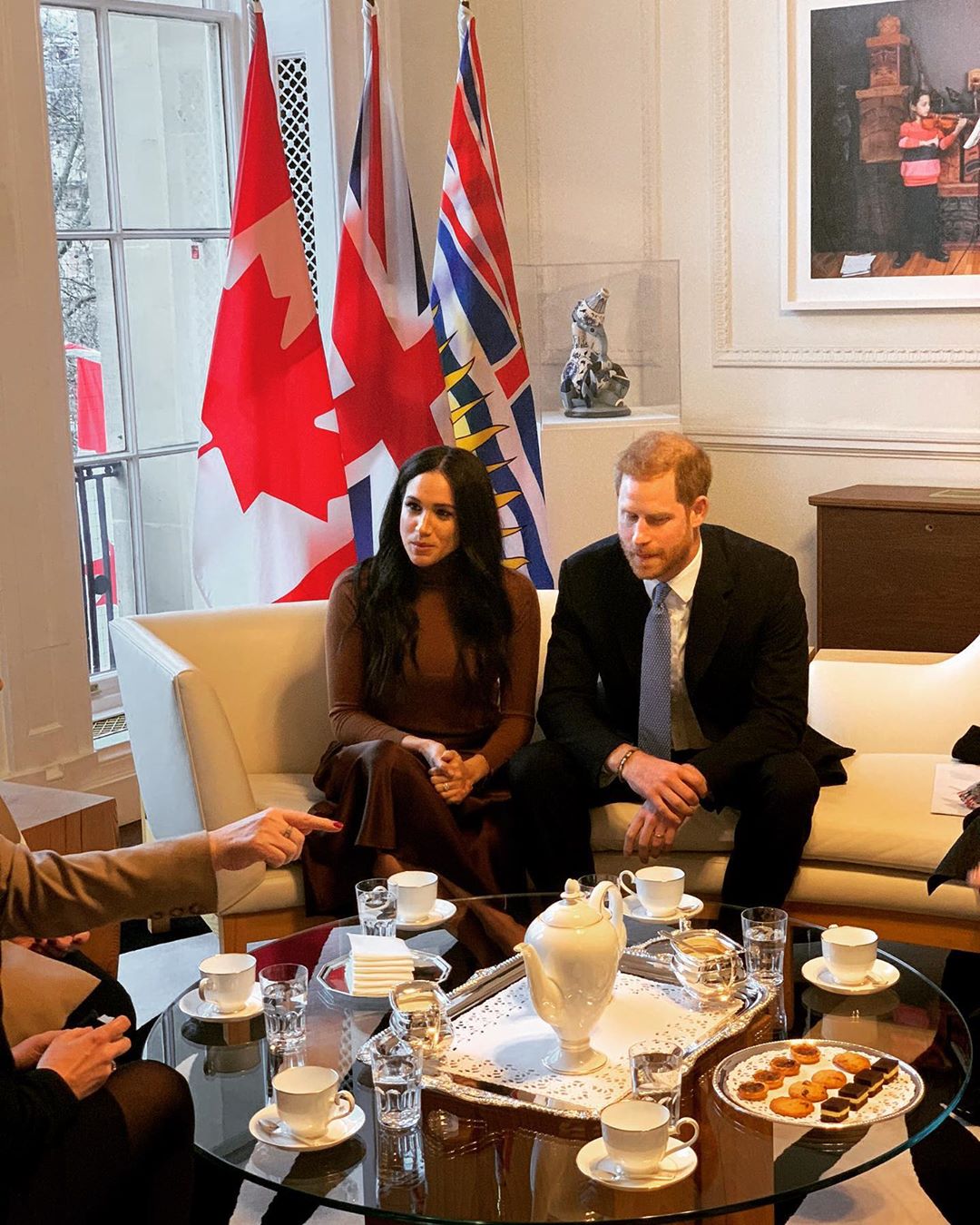 Меган Маркл сравнили с Путиным: жадная мошенница