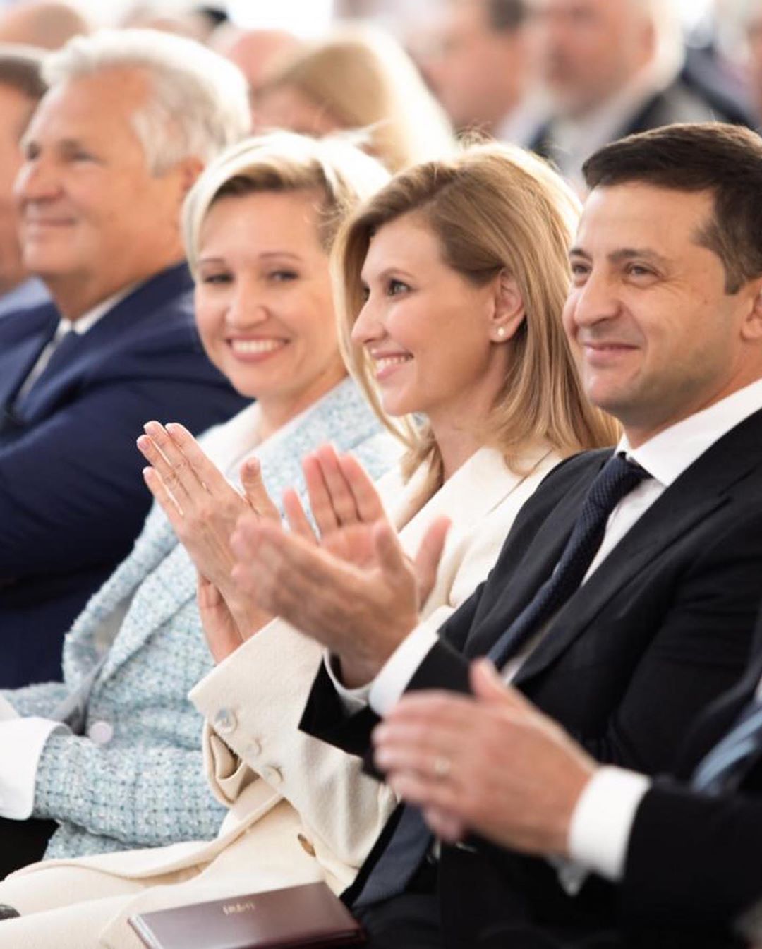 "Олена прекрасна": дружина Зеленського з'явилася на публіці в стильному брючному костюмі