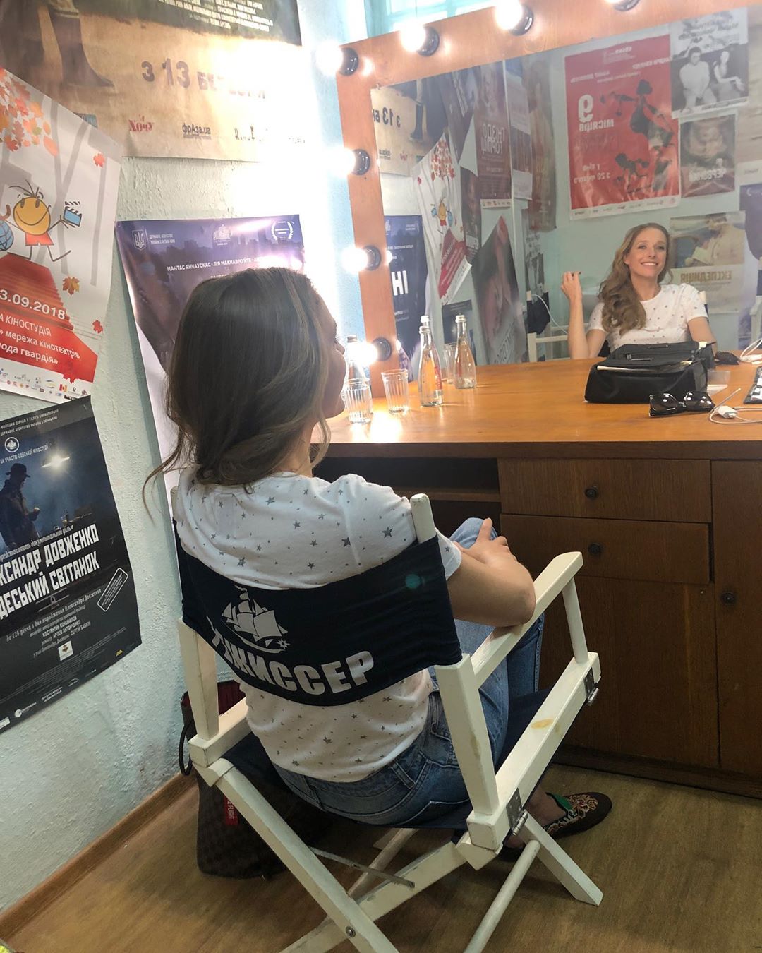 В стильном наряде и с коляской: Осадчая взволновала фанов фото из Одессы