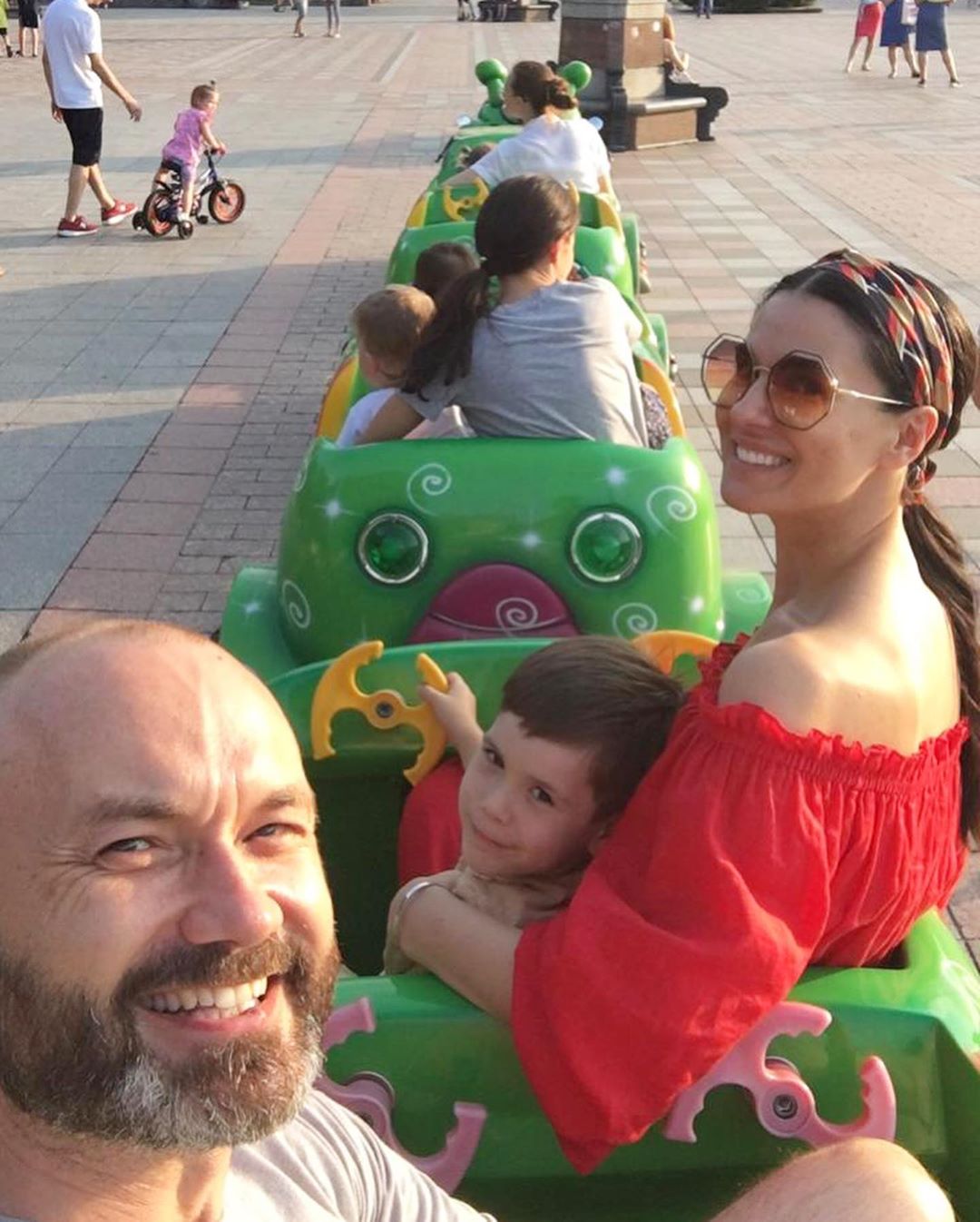 "Обожнюю": щаслива Маша Єфросиніна підкорила мережу яскравими сімейними фото