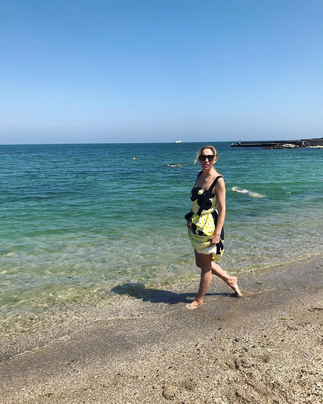 Відкрила сезон: щаслива Катя Осадча поділилася пляжними фото