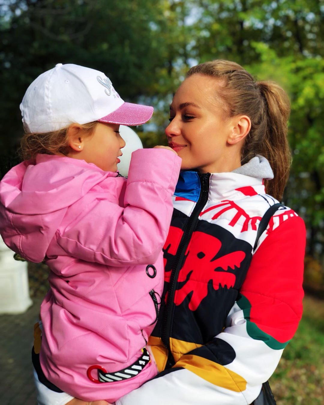 "Живіть майбутнім": Яна Соломко розчулила ніжними фото з донькою