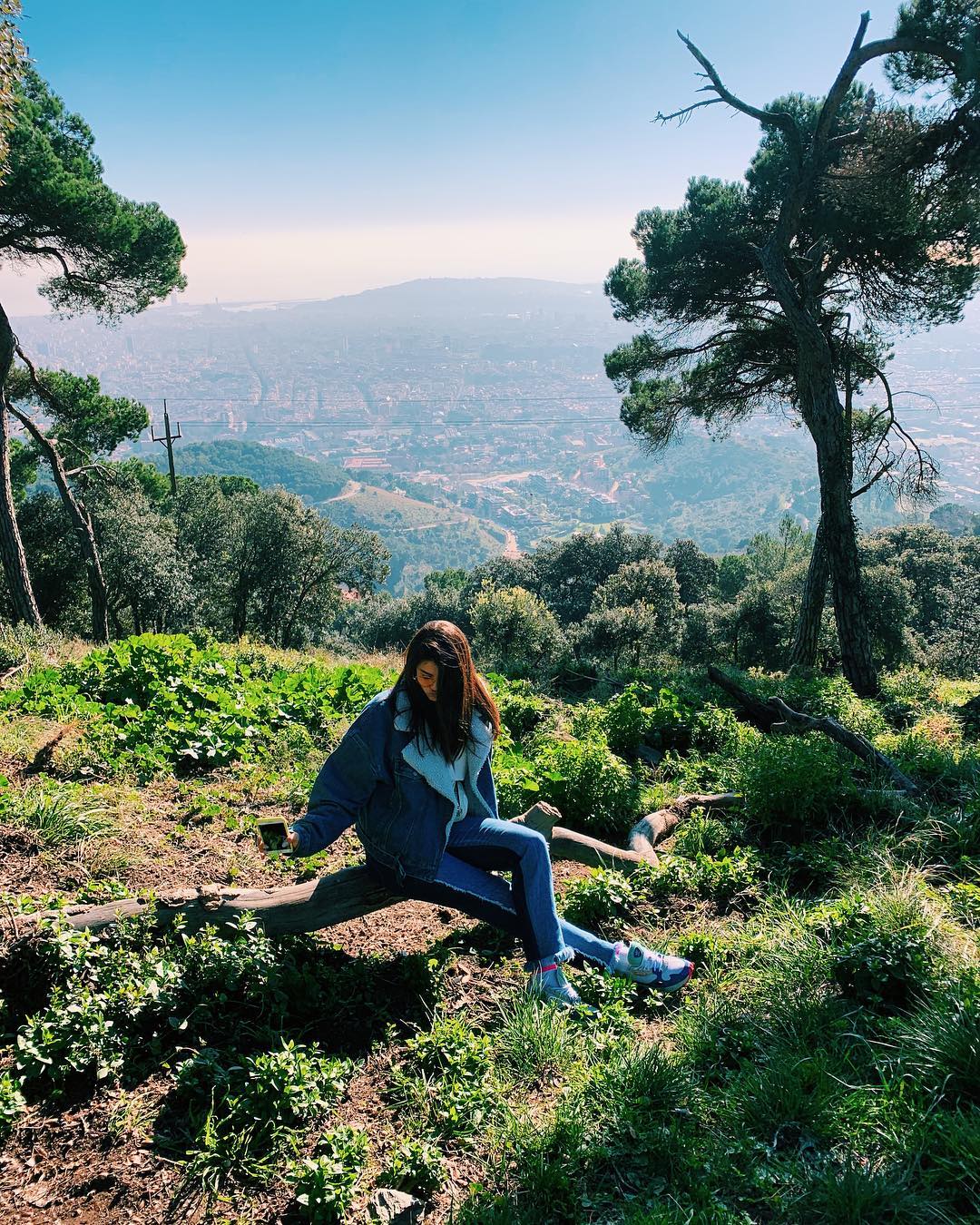 Michelle Andrade поделилась красочными снимками из Испании