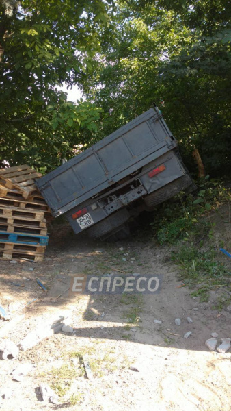 В Киеве столкнулись семь автомобилей, пострадал ребенок