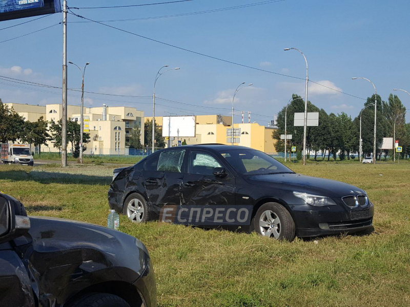 В Киеве столкнулись семь автомобилей, пострадал ребенок