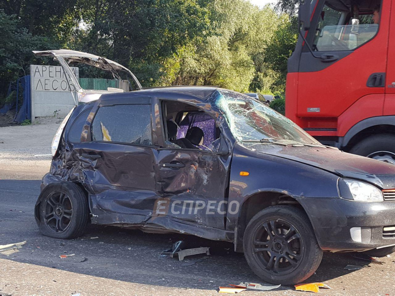 В Киеве столкнулись семь автомобилей, пострадал ребенок