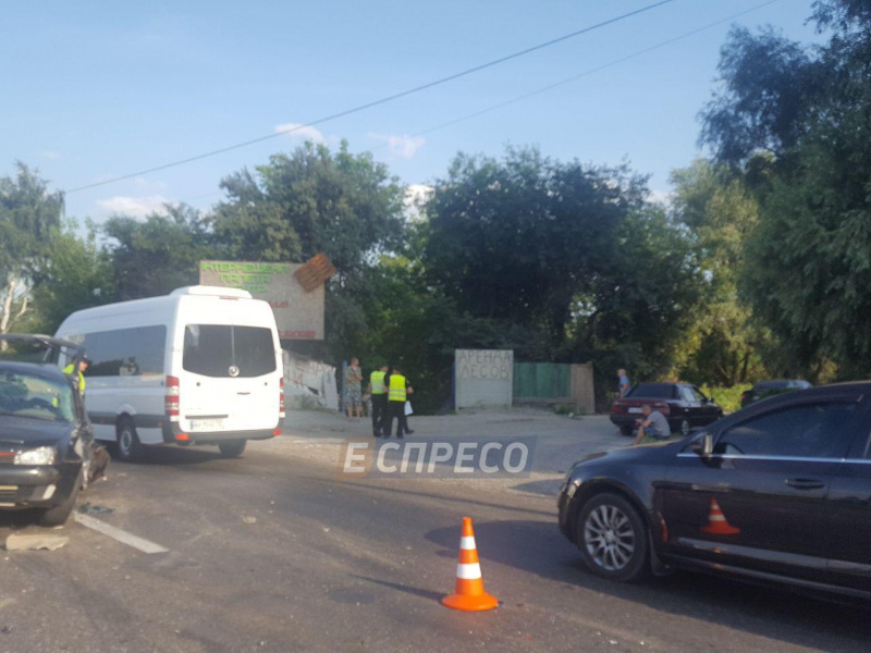 В Киеве столкнулись семь автомобилей, пострадал ребенок