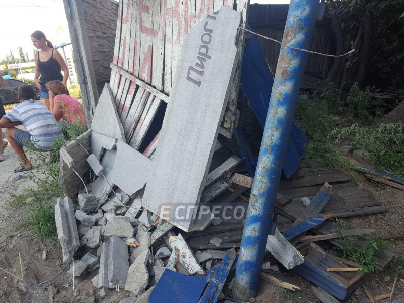 В Киеве столкнулись семь автомобилей, пострадал ребенок