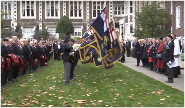 Алкогольный конфуз: принца Уильяма разыграли на военном параде (видео)