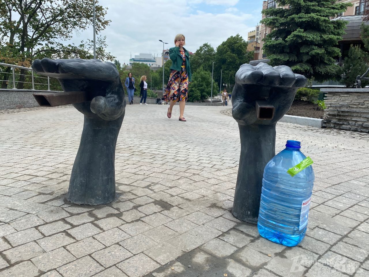 Нові фарби і арт-об'єкти: з'явилися фото Пейзажної алеї в Києві після реконструкції