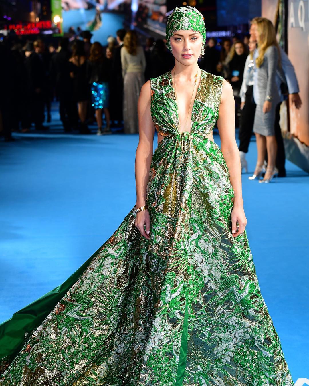 Ембер Херд вразила екстравагантним вбранням на прем'єрі "Аквамена"