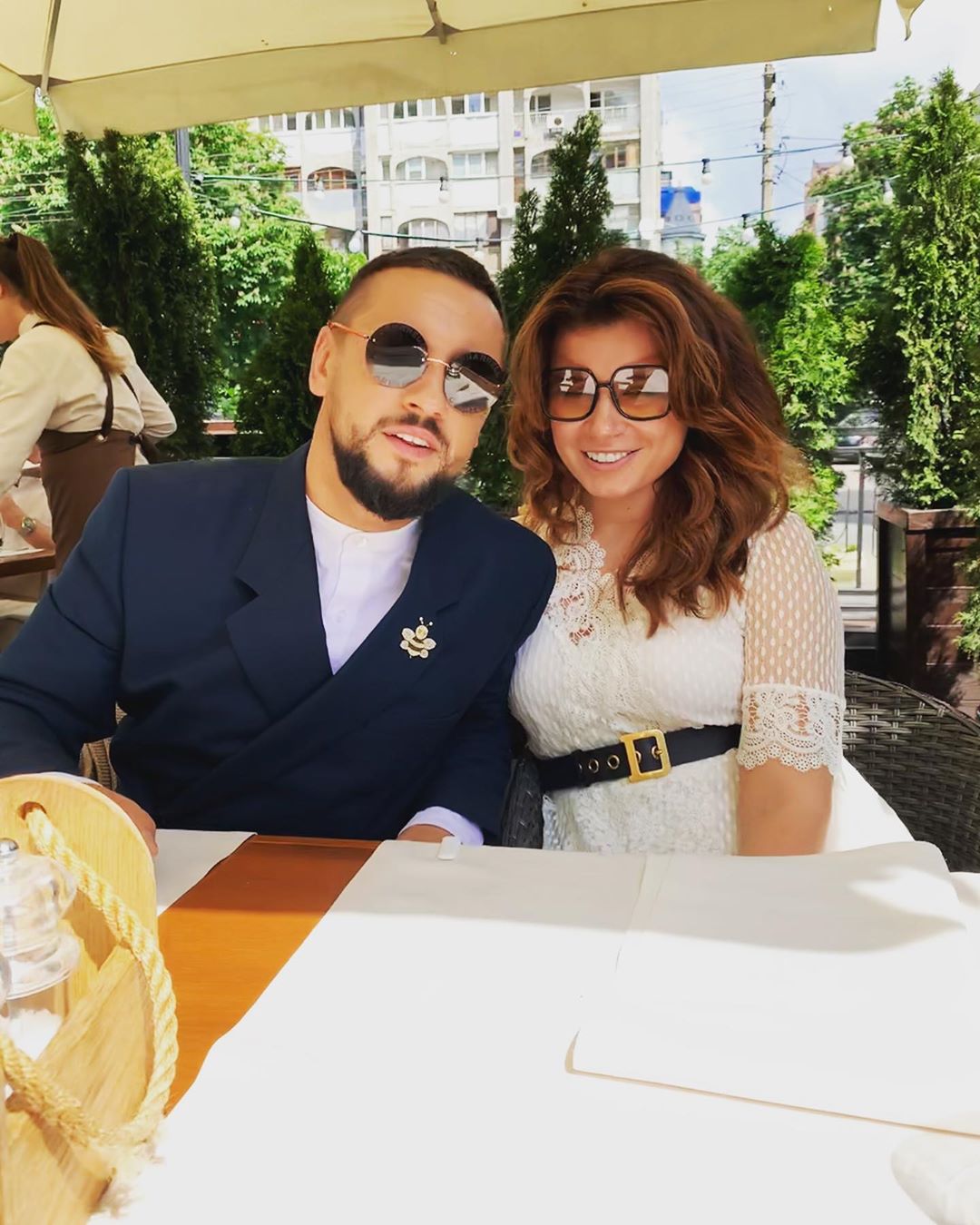 "Волшебная семья": жена MONATIK'а очаровала стильным фото с мужем