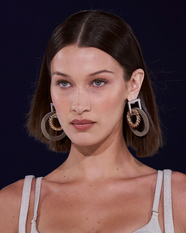 Взяти на замітку: Белла Хадід демонструє струнку фігуру в наймодніших джинсах весни