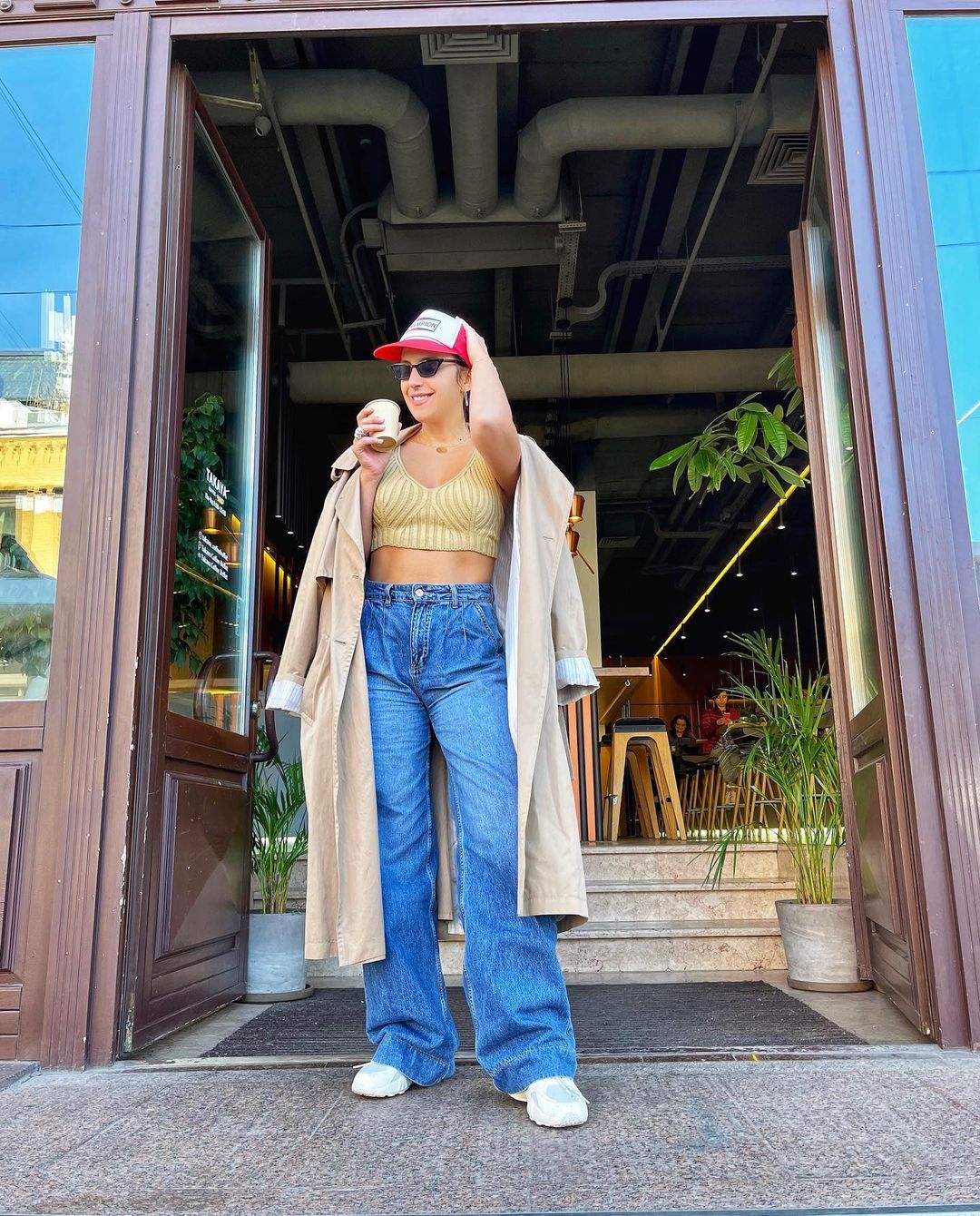 Просто пушка: Джамала в коротком топе похвасталась упругим прессом