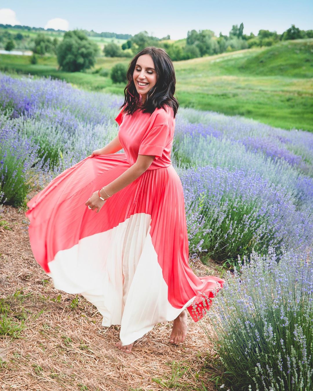 "Космічне звучання": стильна Джамала підкорила новою піснею "Крок" (відео)