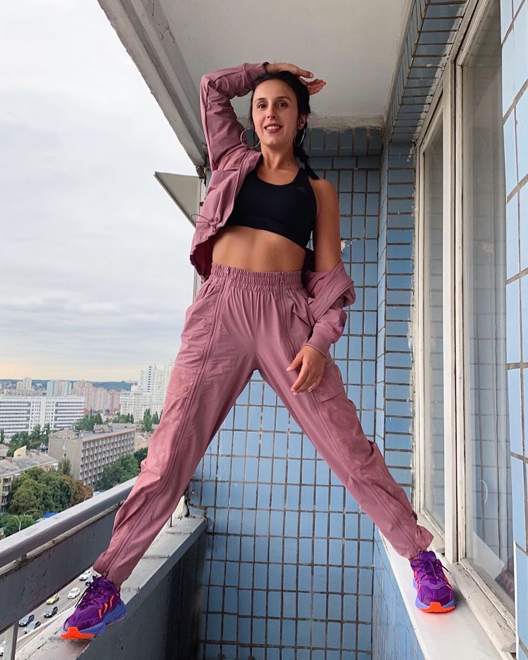 "Сємки є?" Джамала викликала суперечки в мережі перевтіленням в "дівчину з району"