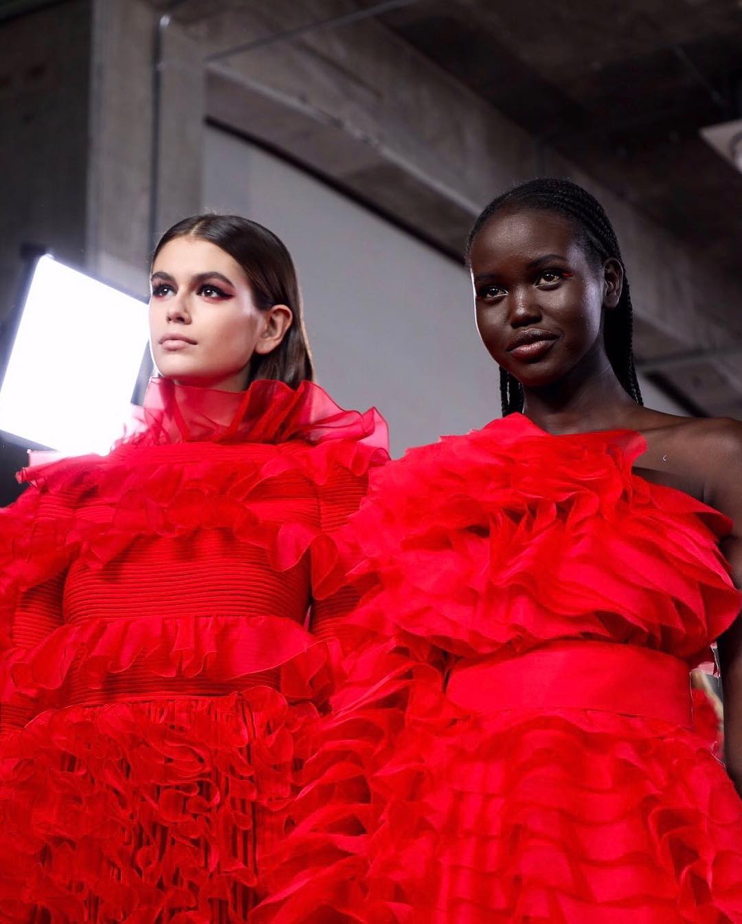 Дочка Сінді Кроуфорд в розкішному вбранні стала зіркою показу Valentino