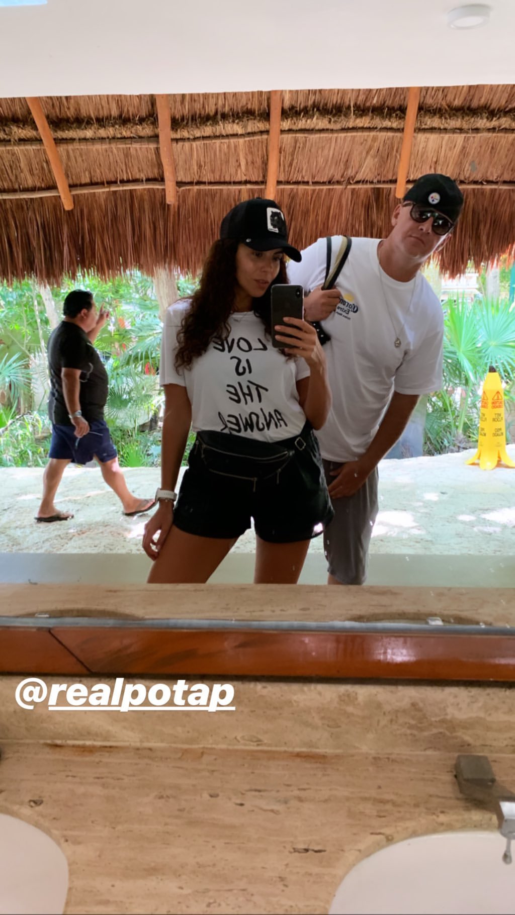 Стільки позитиву! Потап і Каменських в міні-шортах зачарували яскравими фото з Мексики