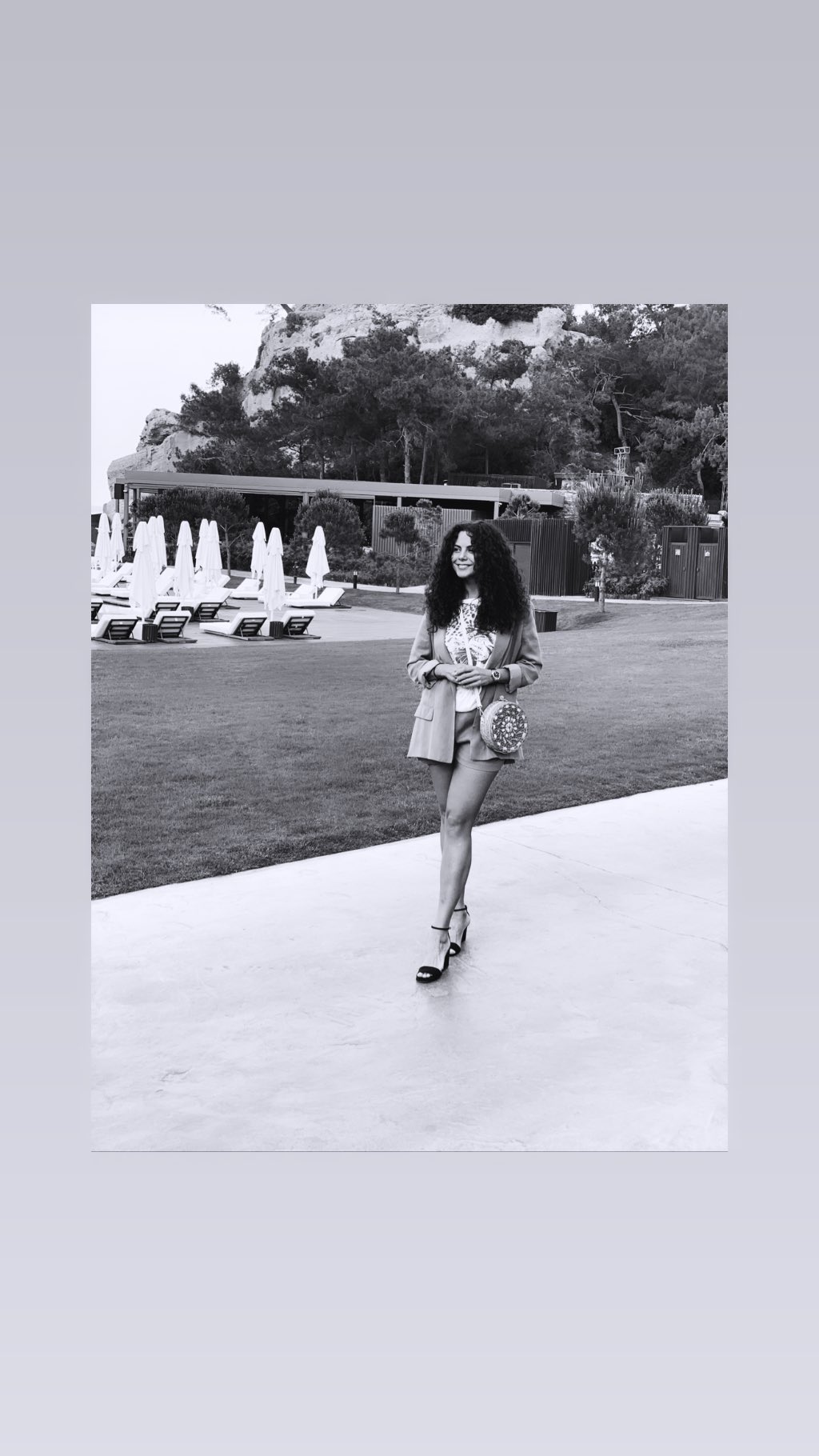 "Фигура бомба": Настя Каменских взбудоражила жаркими фото с медового месяца