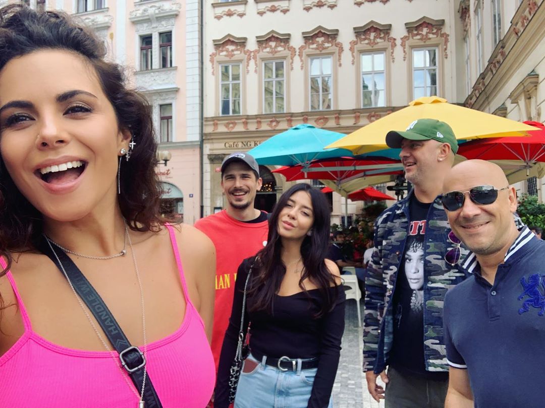 "Такі круті": Каменських і Потап захопили розслабленою прогулянкою з друзями по Празі