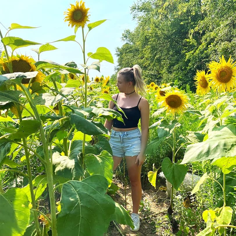 Американська співачка показала у новому кліпі Львівську оперу та київські краєвиди