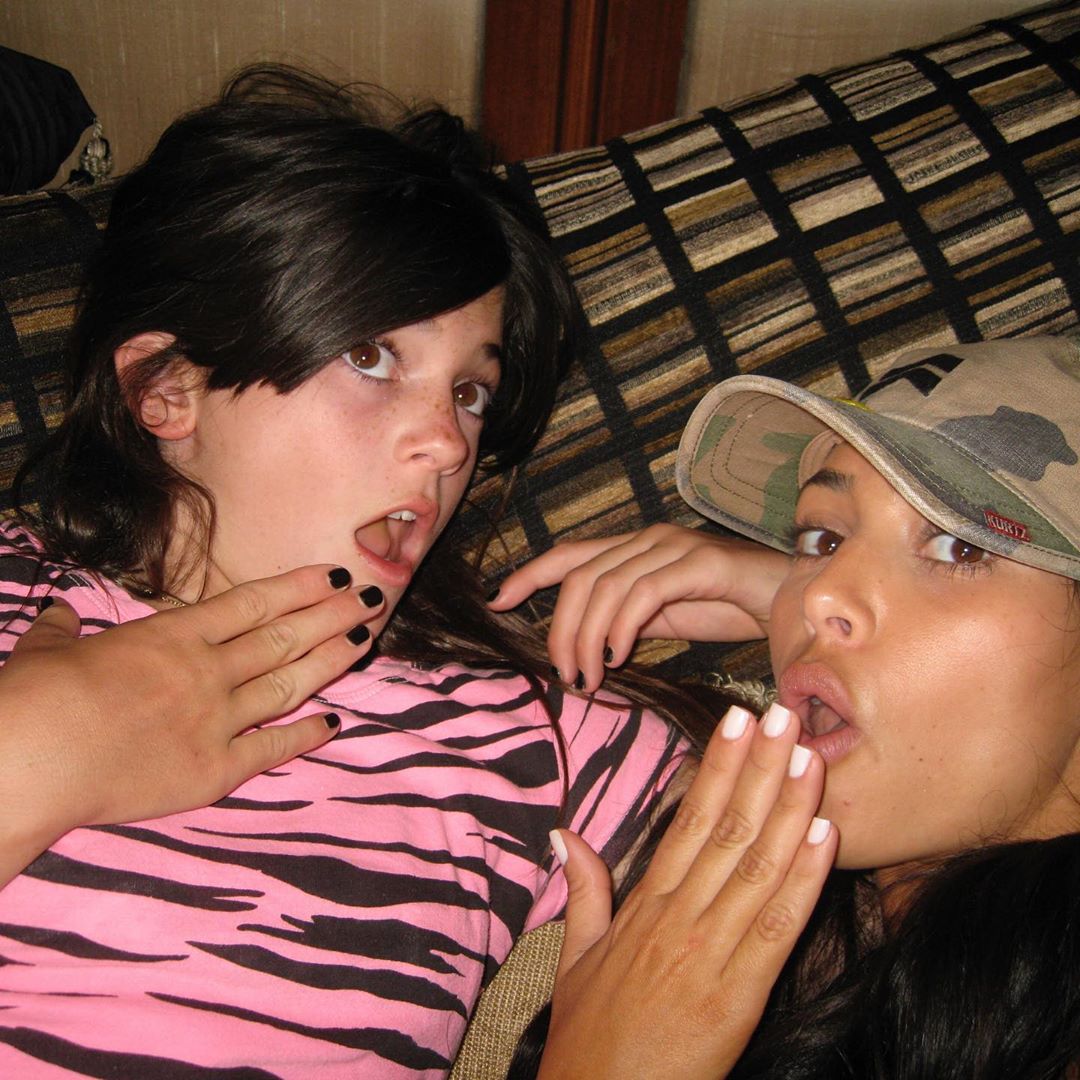 Ты мой лучший подарок: Кайли Дженнер умилила сеть нежным фото с 2-летней дочерью