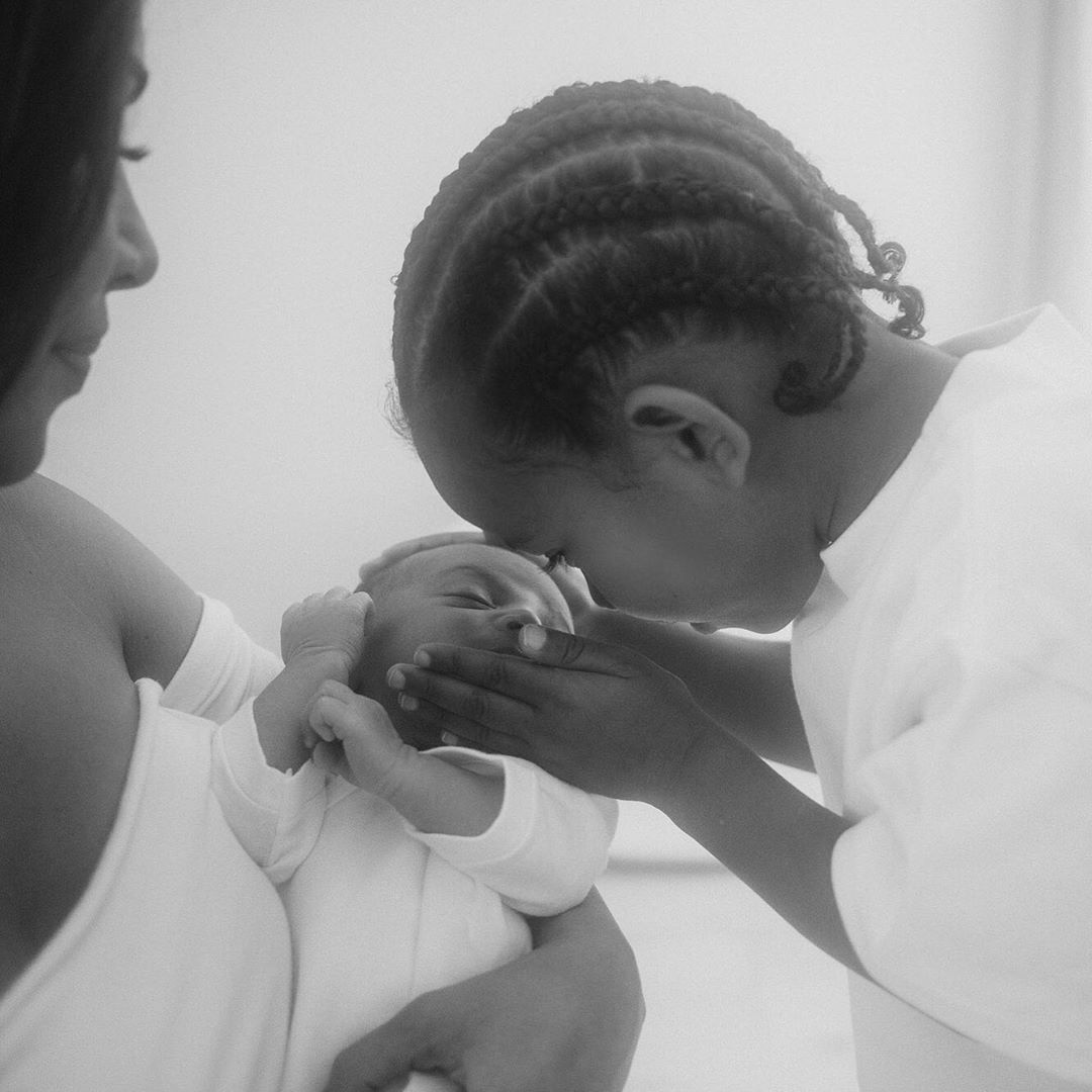 Занадто милий! Кім Кардашьян показала нове фото молодного сина