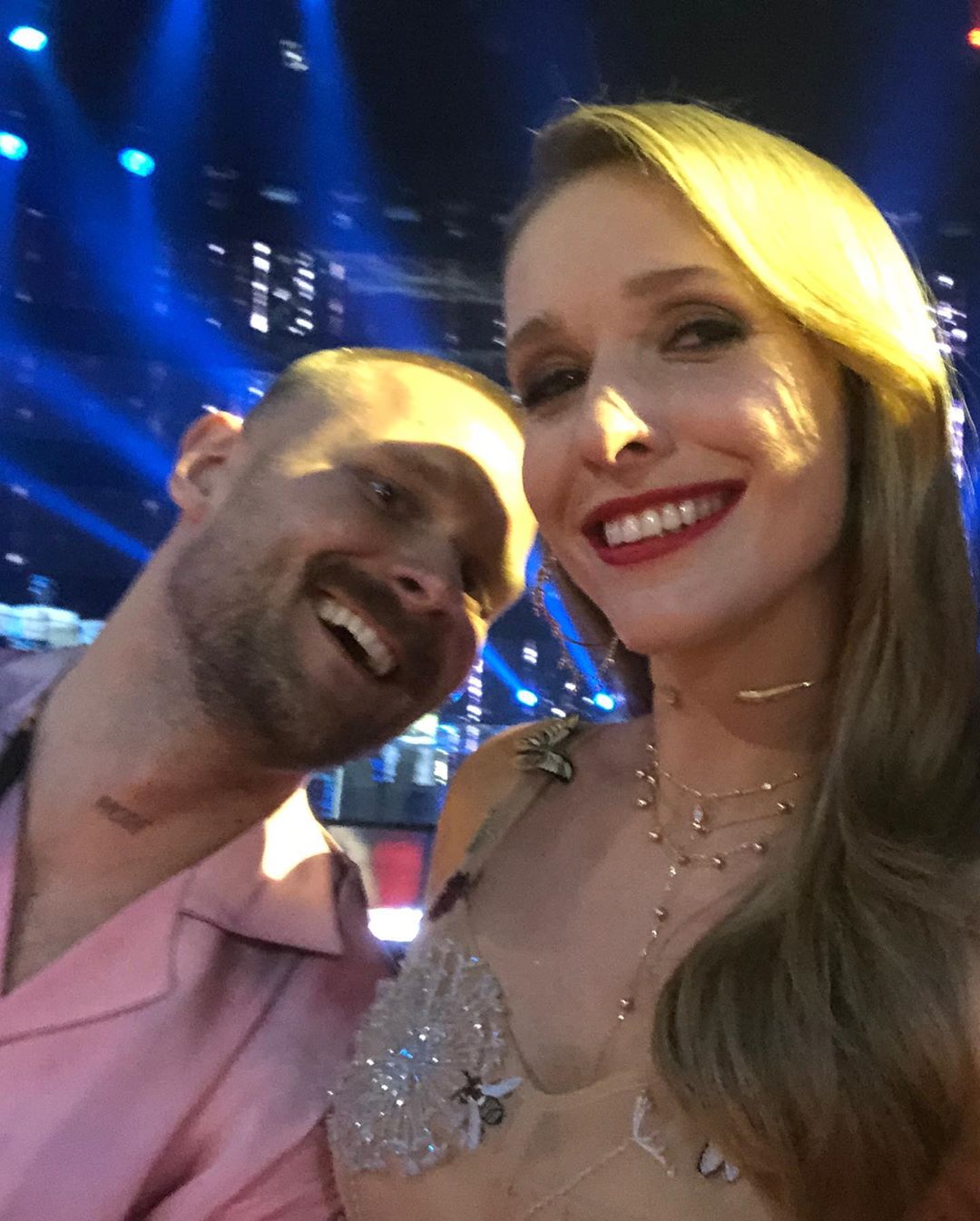 Катя Осадча та Юрій Горбунов підкорили романтичними образами в суперфіналі 5-го сезону шоу Голос. Діти