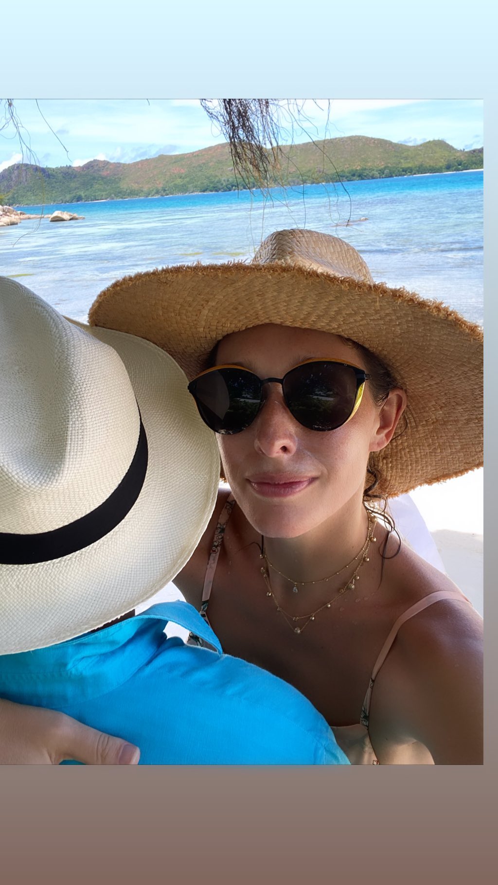 Коли фільтри не потрібні: щасливі Осадча та Горбунов підкорили романтичним фото біля океану