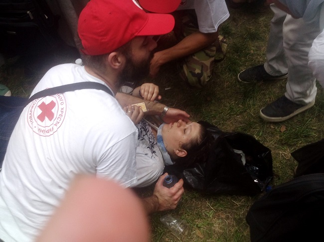 Фото: медики работают в экстремальных условиях медики работают в экстремальных условиях