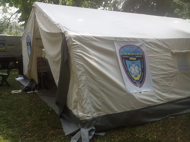 Фото: возле Владимирской горки установили пункты неотложной помощи возле Владимирской горки установили пункты неотложной помощи