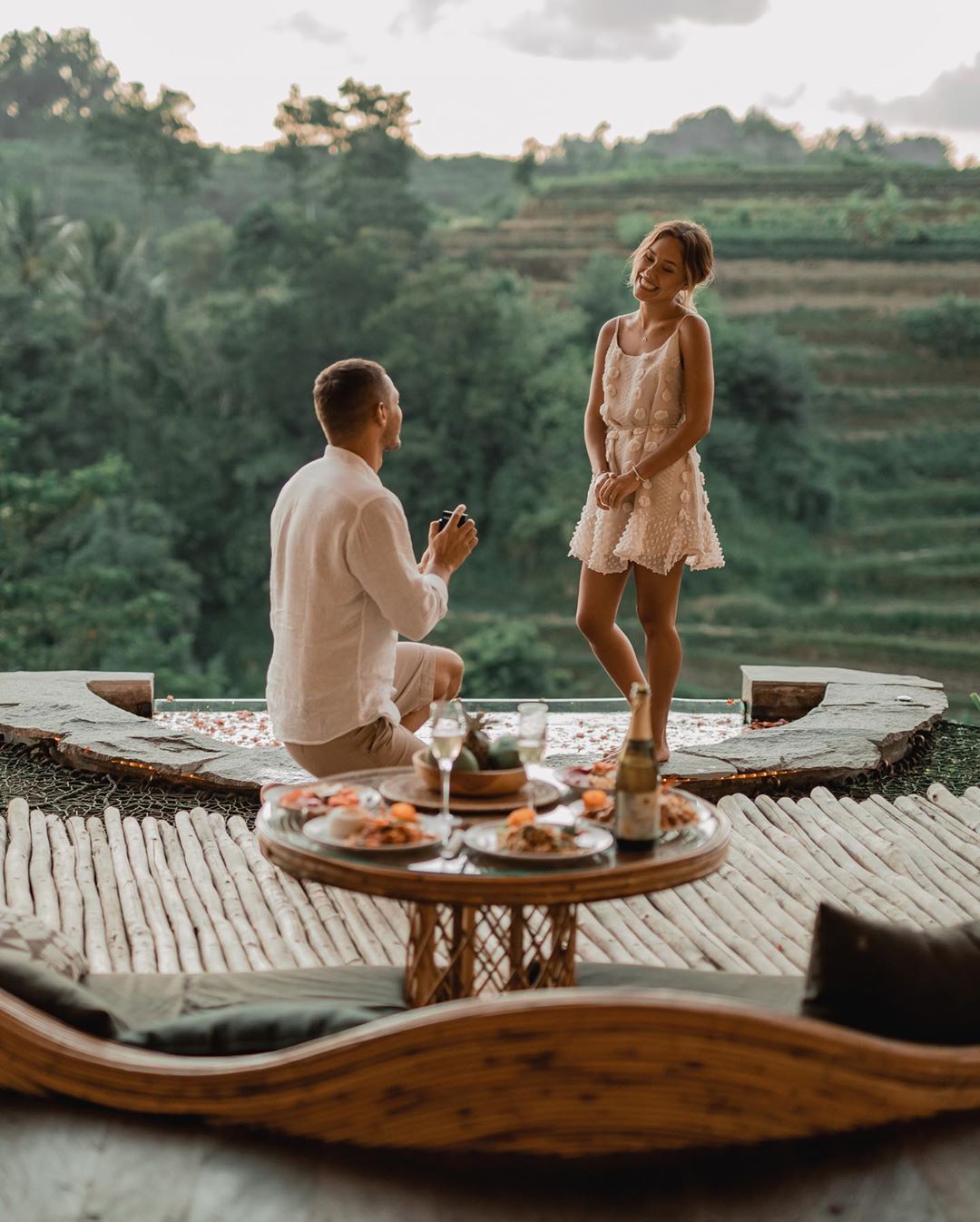 Нарешті: Холостяк 9 зробив пропозицію обраниці (відео)