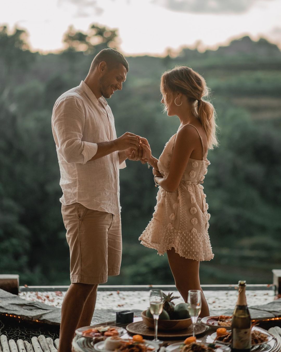 Нарешті: Холостяк 9 зробив пропозицію обраниці (відео)