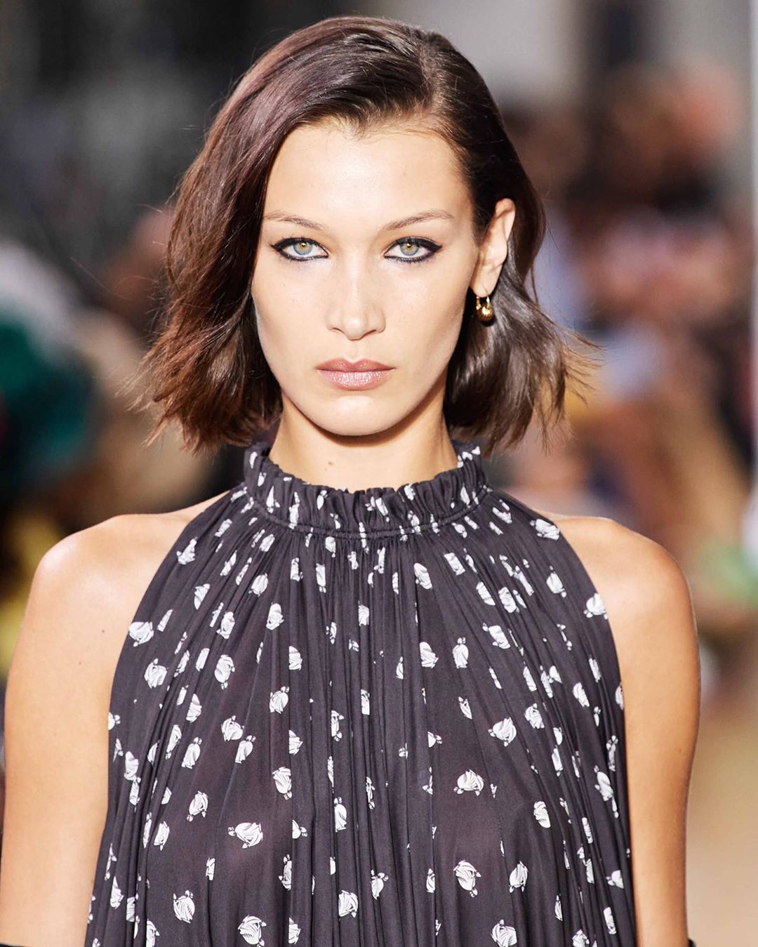 Взяти на замітку: Белла Хадід демонструє струнку фігуру в наймодніших джинсах весни