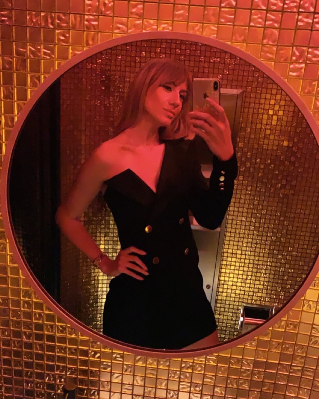 "Обов'язкова акція": Леся Нікітюк повеселила фото, яке повинна зробити кожна "теличка"