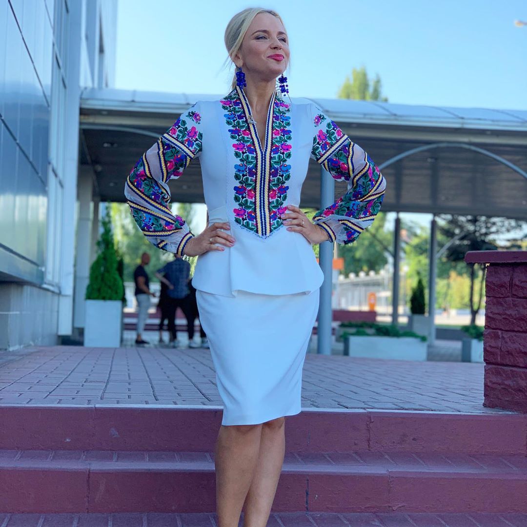 "Витвір мистецтва": Лілія Ребрик зачарувала красою у вишуканій вишиванці