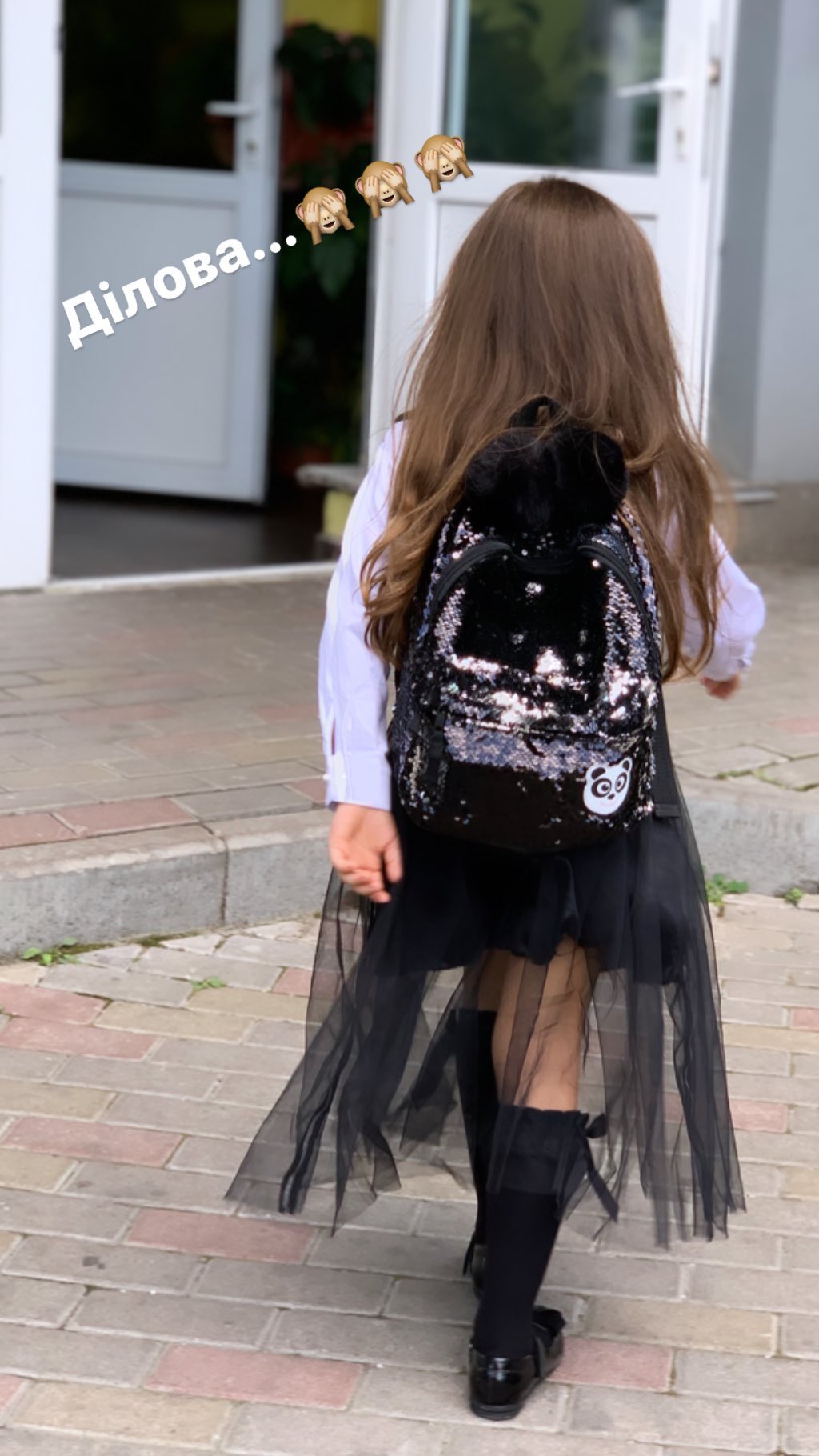 "Схожі?" Лілія Ребрик порівняла себе у дитинстві з донькою-школяркою