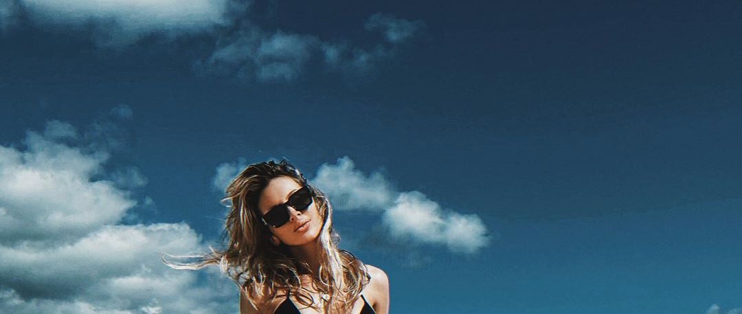 Столько страсти: Лобода в бикини пленила точеными изгибами и бесконечными ногами