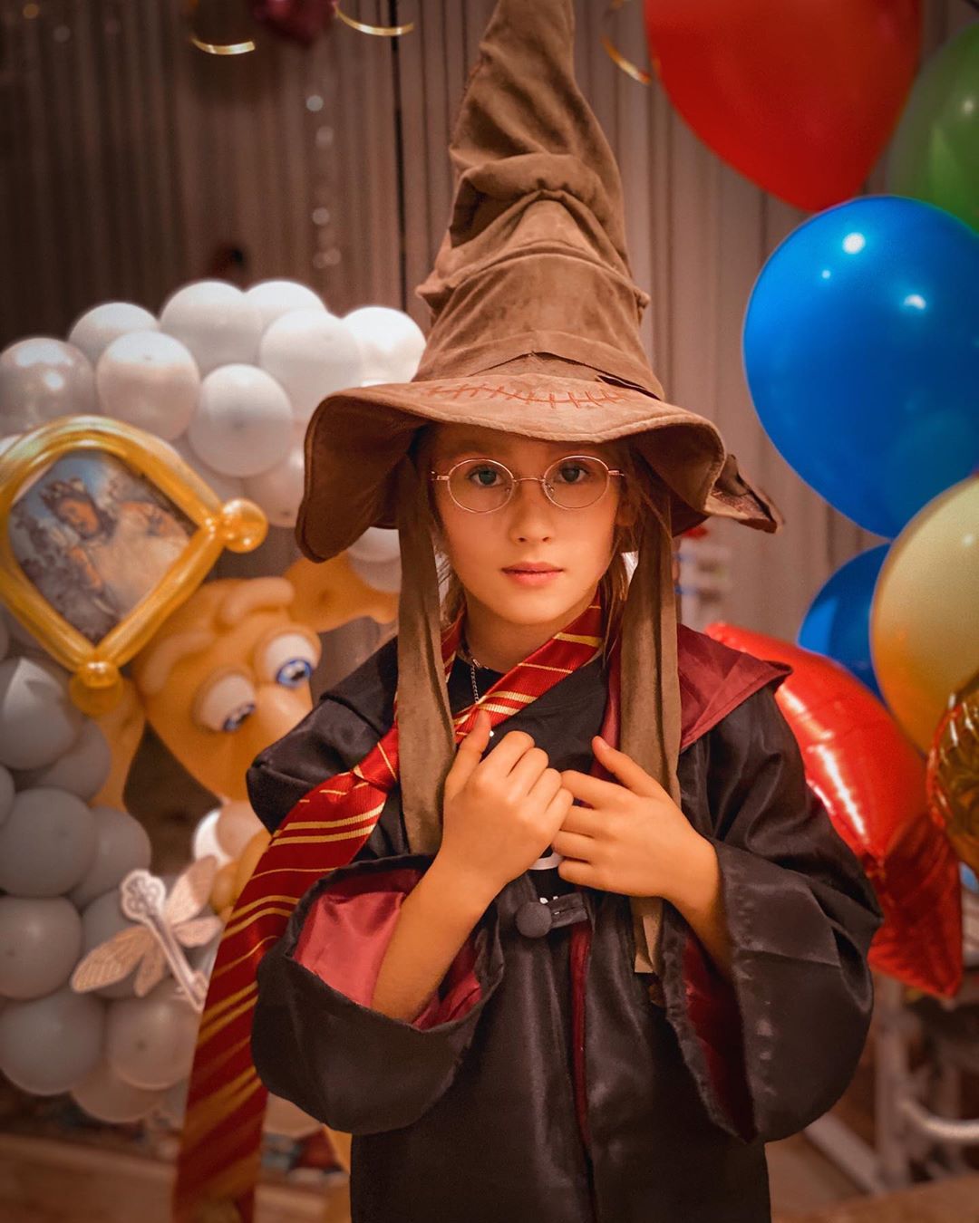 У стилі Гаррі Поттера: Світлана Лобода показала яскраві фото з дня народження дочки