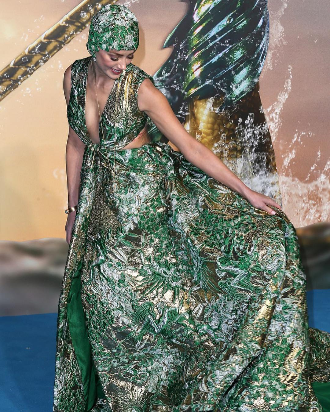 Ембер Херд вразила екстравагантним вбранням на прем'єрі "Аквамена"